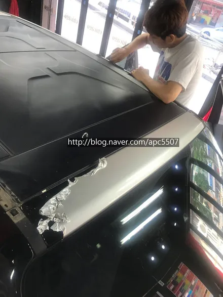 미니 suv 레니게이드 사틴 블랙 랩핑으로 포스 up 해볼게요^^ / 용산구 문배동