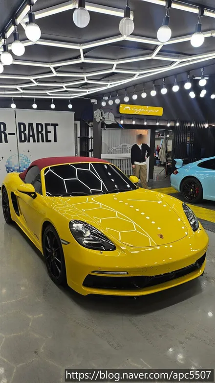 포르쉐 718 박스터 gts  블랙 & 레드 / 용산구 문배동