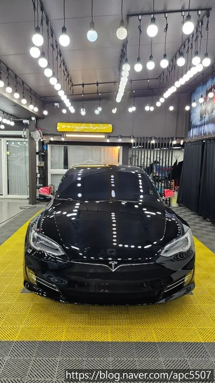 테슬라 모델 S BMW 산레모 그린 컬러로 완벽 복구 / 용산구 문배동