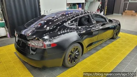 테슬라 모델 S BMW 산레모 그린 컬러로 완벽 복구 / 용산구 문배동