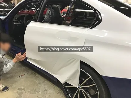 풀체인지 BMW 330i 유광 화이트 자동차 래핑 / 용산구 문배동