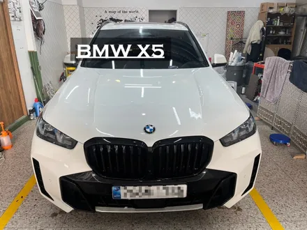 BMW X5 실내 랩핑시공으로 눈부심 방지와 세련됨을 더하다!_상일동랩핑_길동랩핑 / 하남 풍산동
