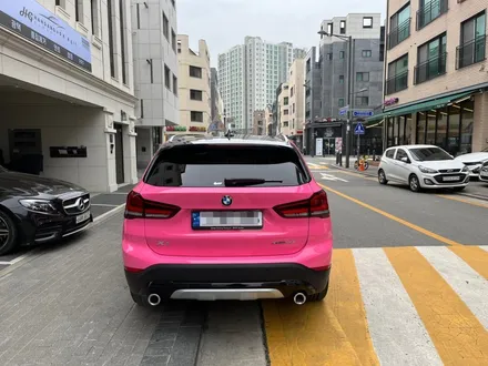 BMW  X1 핫핑크전체랩핑 잘하는곳_남양주랩핑_덕소랩핑_서울랩핑_미사래핑 / 하남 풍산동