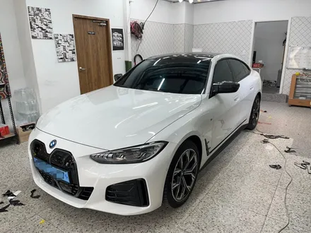 하남 DK아지트 BMW i4 고광택 LB필름 피아노블랙  랩핑 루프스킨시공_고광택필름_LB필름시공_남양주루프스킨_강동루프스킨 / 하남 풍산동