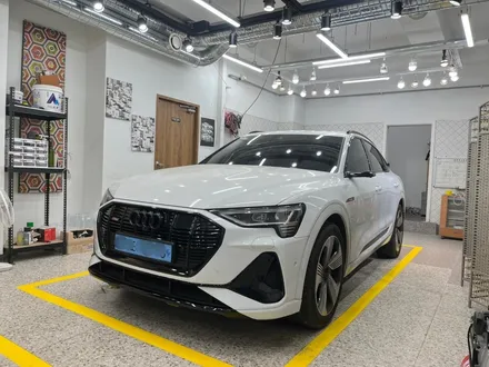 하남 미사 크롬죽이기 아우디 e트론 랩핑_디케이아지트_DK아지트 / 하남 풍산동