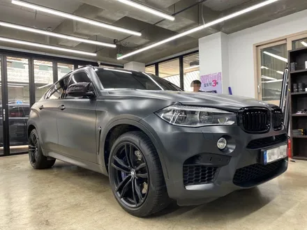 BMW X6M 사틴블랙락그레이메탈릭 전체랩핑시공_하남랩핑_미사랩핑_남양주랩핑_구리랩핑_강동랩핑 / 하남 풍산동
