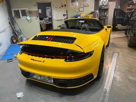 911카브리올레 992 다크옐로우 전체랩핑_하남랩핑_미사랩핑_남양주랩핑_구리랩핑 / 하남 풍산동
