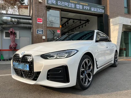 하남 DK아지트 BMW i4 고광택 LB필름 피아노블랙  랩핑 루프스킨시공_고광택필름_LB필름시공_남양주루프스킨_강동루프스킨 / 하남 풍산동