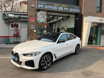 하남 DK아지트 BMW i4 고광택 LB필름 피아노블랙  랩핑 루프스킨시공_고광택필름_LB필름시공_남양주루프스킨_강동루프스킨 / 하남 풍산동