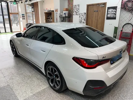 하남 DK아지트 BMW i4 고광택 LB필름 피아노블랙  랩핑 루프스킨시공_고광택필름_LB필름시공_남양주루프스킨_강동루프스킨 / 하남 풍산동