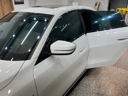 하남 DK아지트 BMW i4 고광택 LB필름 피아노블랙  랩핑 루프스킨시공_고광택필름_LB필름시공_남양주루프스킨_강동루프스킨 / 하남 풍산동
