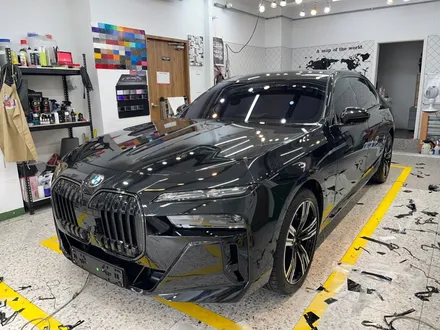 진정한 포스 완성! BMW 7시리즈 크롬 죽이기 랩핑_강동랩핑_남양주랩핑 / 하남 풍산동