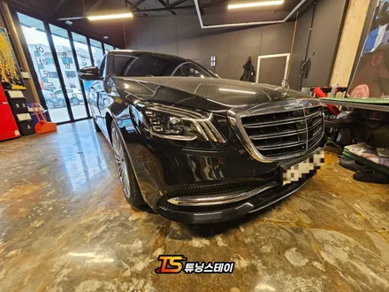 벤츠S클래스 송풍구 엠비언트 부메스터 튜닝으로 허전함 잡는 법