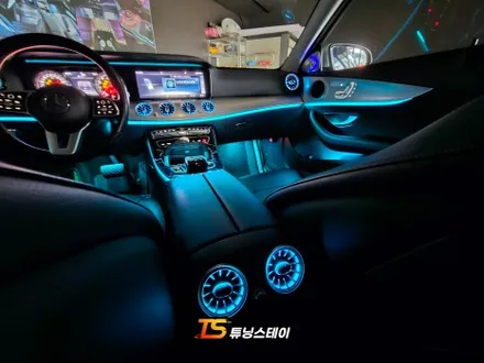 벤츠 E클래스 엠비언트 글로우모션 적용한 W213 비쥬얼 이렇게나 달라진다고?