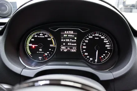아우디A3 e-트론 매치앰프에 소닉디자인 서브우퍼 업그레이드 프로카사운드 / 경기 성남 수정