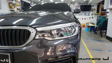 BMW 530i 그릴랩핑 윈도우몰딩 실내랩핑 하이그로시랩핑 휀다덕트랩핑 생활보호PPF 부분ppf 윈도우크롬몰딩랩핑 / 서울 마포구