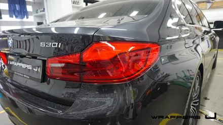 BMW 530i 그릴랩핑 윈도우몰딩 실내랩핑 하이그로시랩핑 휀다덕트랩핑 생활보호PPF 부분ppf 윈도우크롬몰딩랩핑 / 서울 마포구