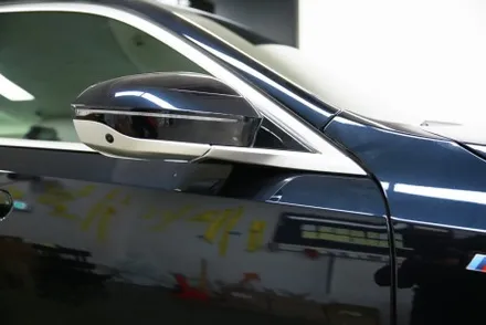 신형5시리즈 BMW 520i 그릴랩핑 창문몰딩 크롬죽이기 아이코닉글로우 랩핑 / 서울 마포구