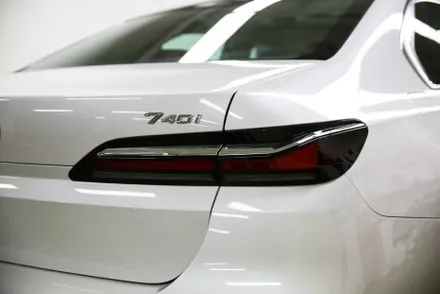 신형 BMW 740i 크롬죽이기 크롬딜리트 7시리즈 그릴 윈도우몰딩 랩핑 / 서울 마포구