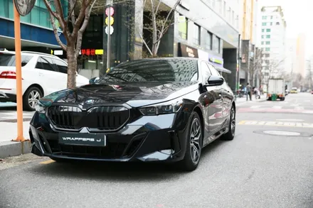 신형5시리즈 BMW 520i 그릴랩핑 창문몰딩 크롬죽이기 아이코닉글로우 랩핑 / 서울 마포구