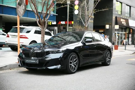 신형5시리즈 BMW 520i 그릴랩핑 창문몰딩 크롬죽이기 아이코닉글로우 랩핑 / 서울 마포구