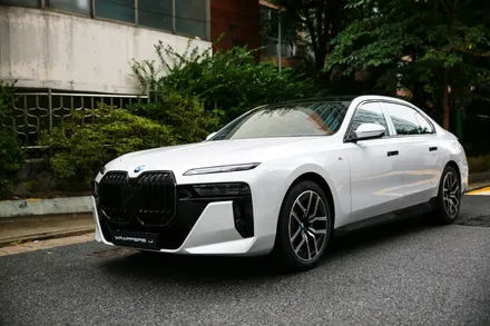 신형 BMW 740i 크롬죽이기 크롬딜리트 7시리즈 그릴 윈도우몰딩 랩핑 / 서울 마포구