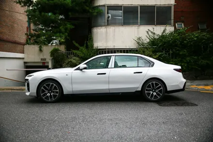 신형 BMW 740i 크롬죽이기 크롬딜리트 7시리즈 그릴 윈도우몰딩 랩핑 / 서울 마포구