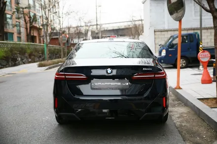 신형5시리즈 BMW 520i 그릴랩핑 창문몰딩 크롬죽이기 아이코닉글로우 랩핑 / 서울 마포구