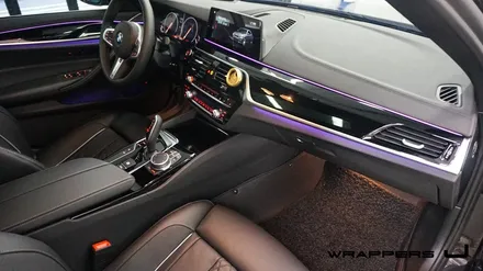 BMW 530i 그릴랩핑 윈도우몰딩 실내랩핑 하이그로시랩핑 휀다덕트랩핑 생활보호PPF 부분ppf 윈도우크롬몰딩랩핑 / 서울 마포구