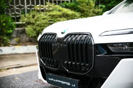 신형 BMW 740i 크롬죽이기 크롬딜리트 7시리즈 그릴 윈도우몰딩 랩핑 / 서울 마포구