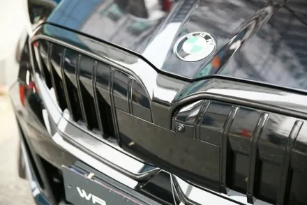 신형5시리즈 BMW 520i 그릴랩핑 창문몰딩 크롬죽이기 아이코닉글로우 랩핑 / 서울 마포구