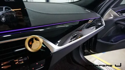 BMW 530i 그릴랩핑 윈도우몰딩 실내랩핑 하이그로시랩핑 휀다덕트랩핑 생활보호PPF 부분ppf 윈도우크롬몰딩랩핑 / 서울 마포구