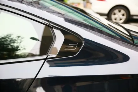 신형5시리즈 BMW 520i 그릴랩핑 창문몰딩 크롬죽이기 아이코닉글로우 랩핑 / 서울 마포구