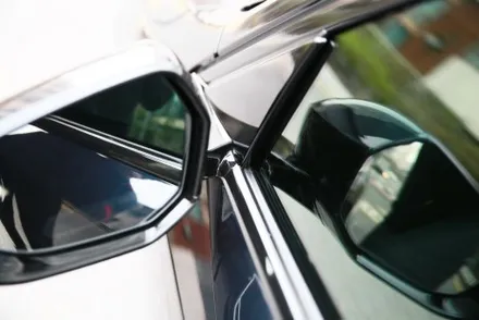 신형5시리즈 BMW 520i 그릴랩핑 창문몰딩 크롬죽이기 아이코닉글로우 랩핑 / 서울 마포구