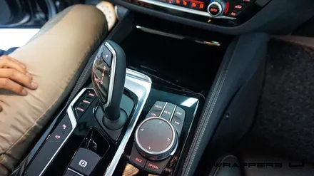 BMW 530i 그릴랩핑 윈도우몰딩 실내랩핑 하이그로시랩핑 휀다덕트랩핑 생활보호PPF 부분ppf 윈도우크롬몰딩랩핑 / 서울 마포구