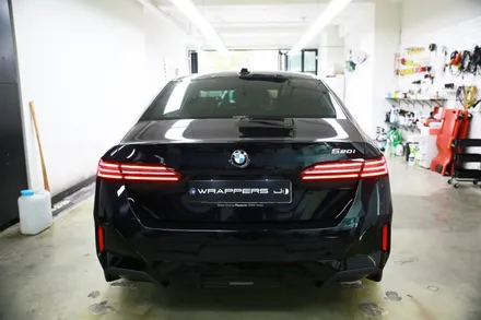 신형5시리즈 BMW 520i 그릴랩핑 창문몰딩 크롬죽이기 아이코닉글로우 랩핑 / 서울 마포구