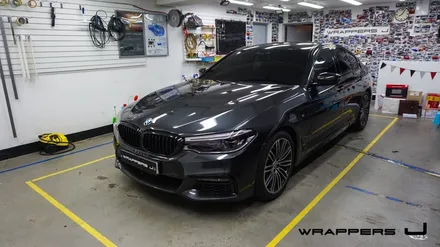 BMW 530i 그릴랩핑 윈도우몰딩 실내랩핑 하이그로시랩핑 휀다덕트랩핑 생활보호PPF 부분ppf 윈도우크롬몰딩랩핑 / 서울 마포구
