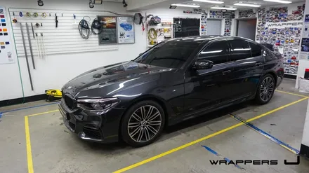 BMW 530i 그릴랩핑 윈도우몰딩 실내랩핑 하이그로시랩핑 휀다덕트랩핑 생활보호PPF 부분ppf 윈도우크롬몰딩랩핑 / 서울 마포구