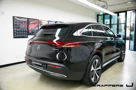 벤츠 EQC 400 실내랩핑 블랙브러쉬 크롬죽이기 크롬딜리트 창문몰딩 손잡이 도어캐치 부분랩핑 서울 마포 벤츠랩핑 / 서울 마포구