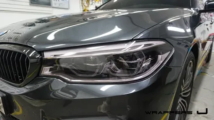 BMW 530i 그릴랩핑 윈도우몰딩 실내랩핑 하이그로시랩핑 휀다덕트랩핑 생활보호PPF 부분ppf 윈도우크롬몰딩랩핑 / 서울 마포구