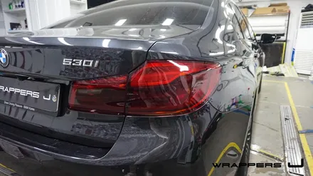 BMW 530i 그릴랩핑 윈도우몰딩 실내랩핑 하이그로시랩핑 휀다덕트랩핑 생활보호PPF 부분ppf 윈도우크롬몰딩랩핑 / 서울 마포구
