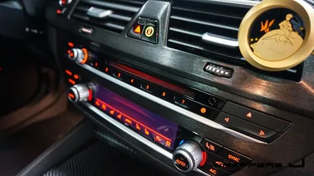 BMW 530i 그릴랩핑 윈도우몰딩 실내랩핑 하이그로시랩핑 휀다덕트랩핑 생활보호PPF 부분ppf 윈도우크롬몰딩랩핑 / 서울 마포구