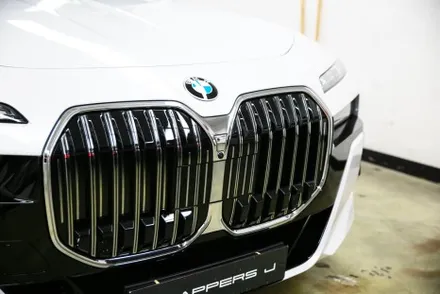 신형 BMW 740i 크롬죽이기 크롬딜리트 7시리즈 그릴 윈도우몰딩 랩핑 / 서울 마포구
