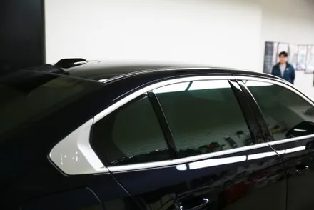 신형5시리즈 BMW 520i 그릴랩핑 창문몰딩 크롬죽이기 아이코닉글로우 랩핑 / 서울 마포구