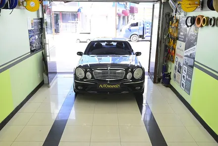 벤츠 E클래스 E350 2006년식▶ 음질전용 블루투스 WTX-500 과 사운드업 헤드켑 장착. 고객님 매우 만족하셨습니다. / 서울 마포구 신수동
