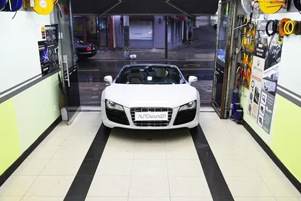 아우디 R8 스파이더 V10 2012년식▶ 하이브리드 파워켑 30F + 비위드 RT-1 음질전용 블루투스 = 최강 가성비의 순정 카오디오 업그레이드 / 서울 마포구 신수동