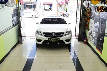 벤츠 CL63 AMG 2013년식▶ 완벽히 새로워진 SOUND-UP 헤드켑과 Hi-Quality 음질전용 블루투스를 장착합니다. / 서울 마포구 신수동