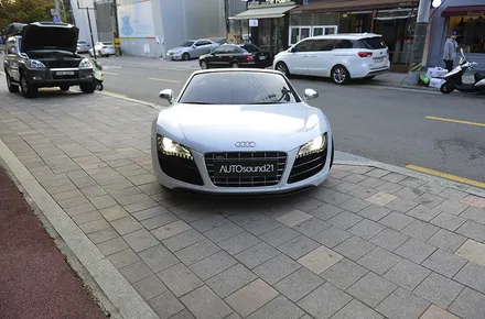 아우디 R8 스파이더 2012년식=> R8 차량은 이 작업만 하셔도 사운드 너무 좋습니다.^^ / 서울 마포구 신수동