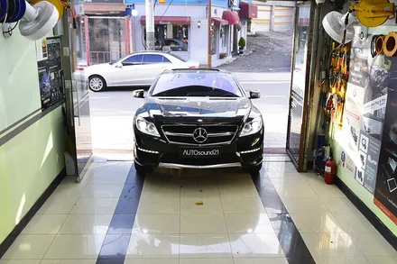 벤츠 CL 63 AMG 2012년식▶ 음질전용 블루투스 WTX-500 제품과 사운드업 헤드켑, 그리고 핸드메이드 트위터를 장착합니다. / 서울 마포구 신수동