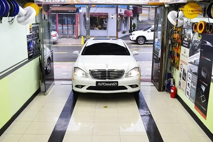 벤츠 S500 2006년식▶ 벤츠 S클래스 차량에 차량용 블루투스 리시버와 SOUND UP HEADCAP을 설치합니다. / 서울 마포구 신수동